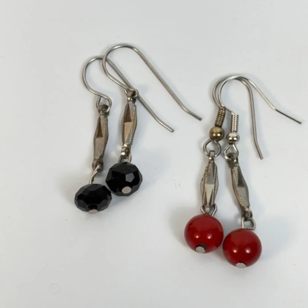 Vintage Glass Bead Dangle Earrings Red Black Boho Minimalist 90s Whimsygoth Goth